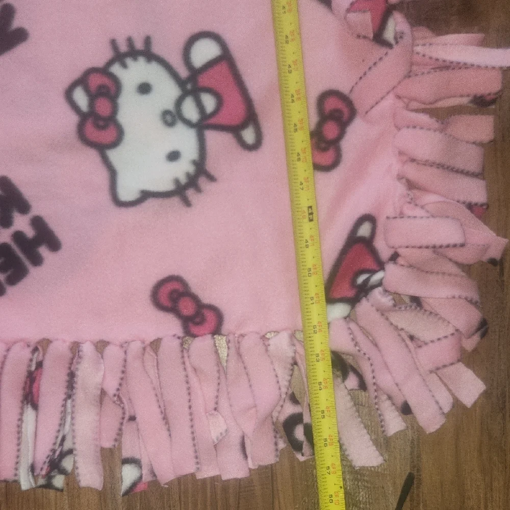 Hello Kitty Pink Fleece Tie-Blanket with Bow Graphic